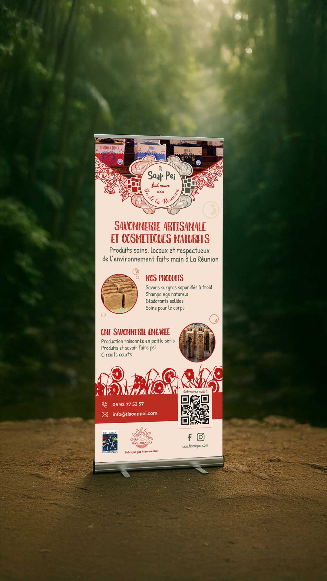 Medley d'images des contenus créés pour l'exposition Faut-il voyager pour être heureux ?